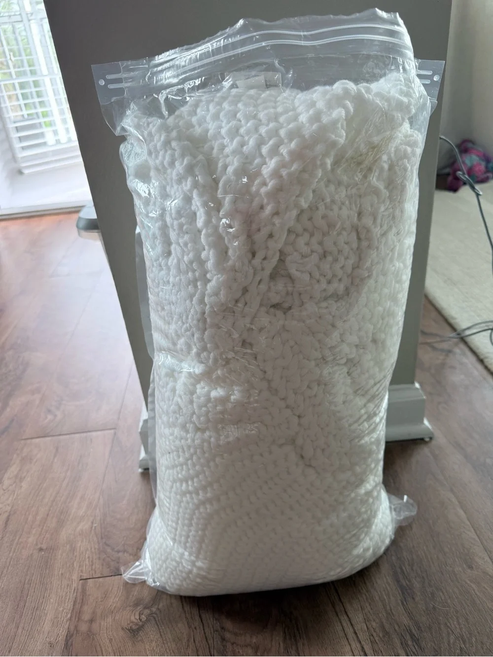 Casaluna Cream Cotton Comforter Set with White Knit Throw